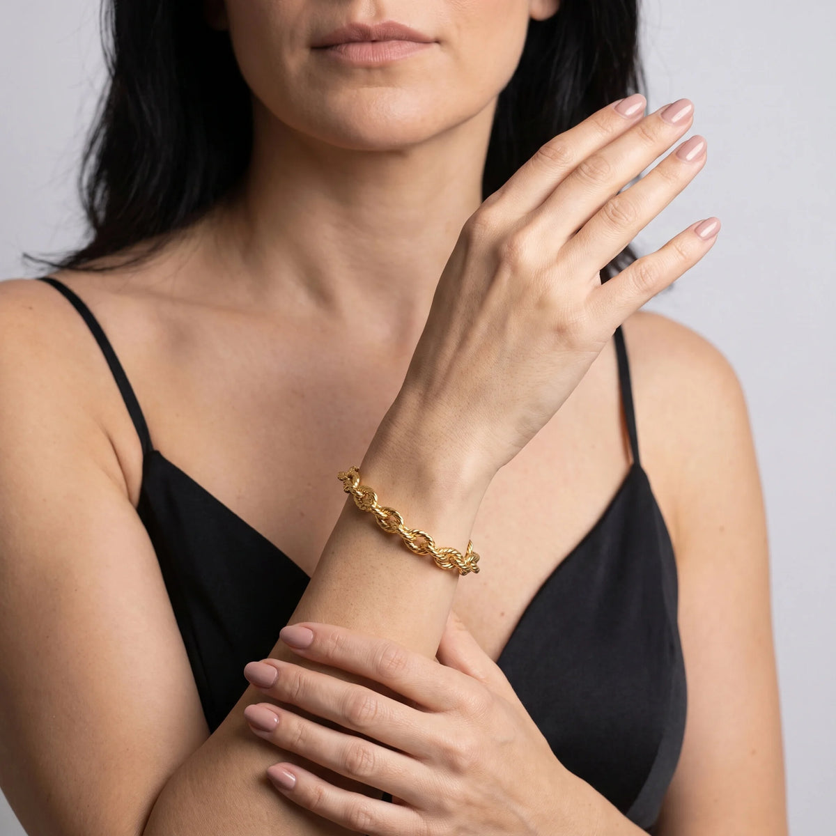 Twisted Oval Rolo Chain Bracelet with Heart Clasp