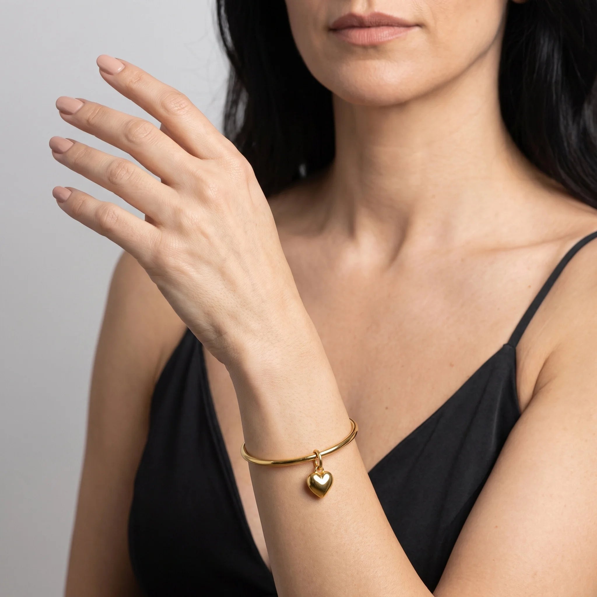 Bracciale Rigido con Ciondolo Cuore Lucido